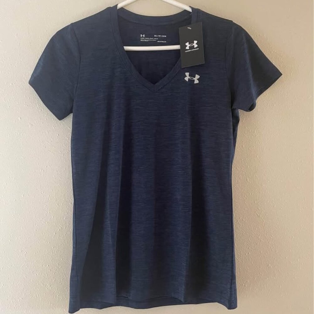 New Under Armour Women’s XS UA Navy Blue Loose Fit Heat Gear Shirt